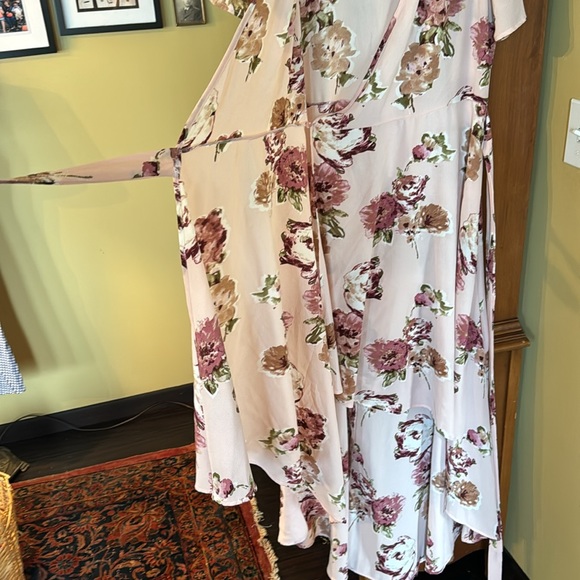 Floral wrap dress - Picture 9 of 17